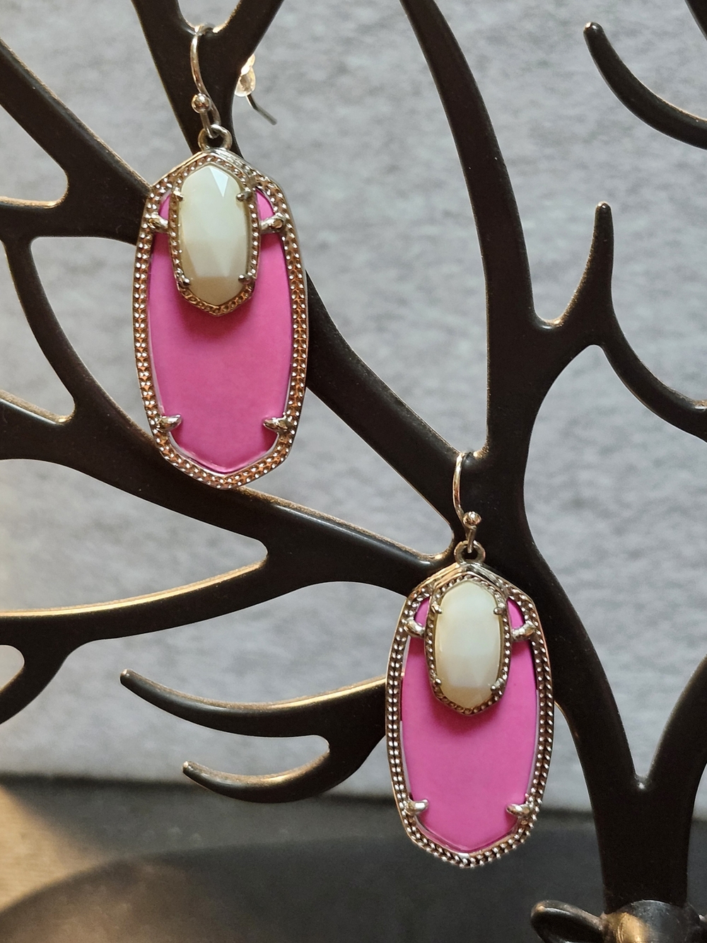 Kendra Scott Emmy Pink & White Oval Drop Earrings In Silver